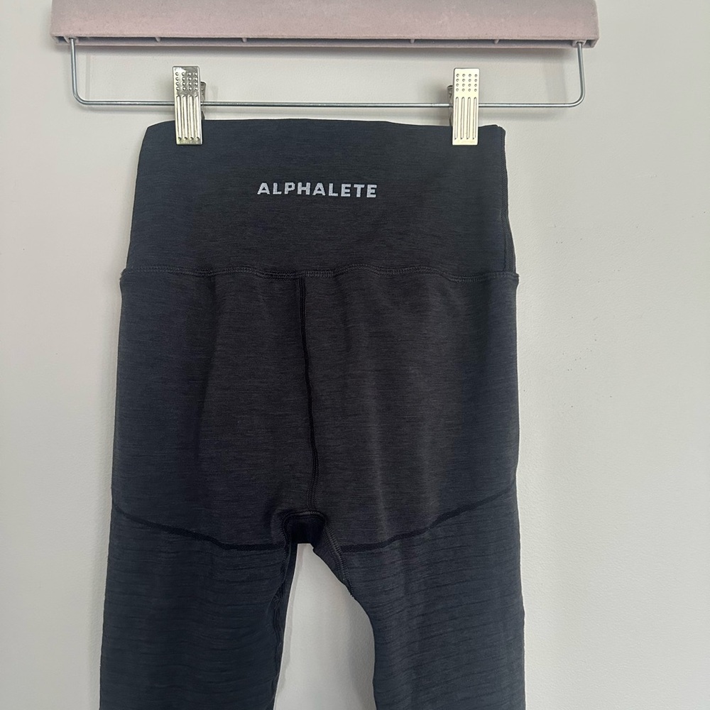 Alphalete Amplify Leggings Charcoal Gray Size S – EUC